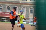 Ranbir Kapoor snapped at all star football practice session in Bandra, Mumbai on 28th June 2015 (29)_55922e7cd1328.JPG