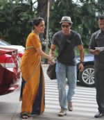 Farhan Akhtar snapped at domestic airport on 3rd July 2015 (17)_5597c1cee5335.JPG