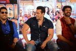 Salman Khan, Mika Singh, Kabir Khan at Bajrangi Bhaijaan song launch in J W Marriott on 3rd July 2015 (1)_5597c9f6eea7e.jpg