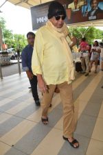 Mithun Chakraborty snapped at Mumbai airport on 5th July 2015 (21)_559a44c0e6954.jpg