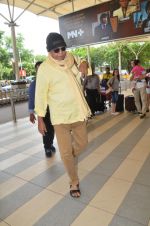 Mithun Chakraborty snapped at Mumbai airport on 5th July 2015 (26)_559a44c366b2c.jpg