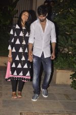 Shahid Kapoor and Meera snapped at home on 8th July 2015 (6)_559f8d541f0fd.JPG