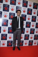 Ranbir Kapoor snapped at Indian Super League auctions on 10th July 2015 (69)_55a0f82bcbed7.JPG