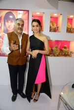 Shraddha Kapoor in Osman at Times Glamour event in Sahara Star on 10th July 2015 (22)_55a0f7a76be9f.JPG