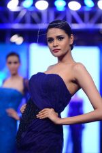 at Neeta Lulla and Whistling Woods school annual  fashion show AIYAAN 2015 in Bandra, Mumbai on 11th July 2015 (51)_55a24fe4a1aba.JPG