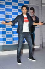 Varun Dhawan as the new face of Philips in Palladium on 14th July 2015 (3)_55a5ffc75ef4c.JPG