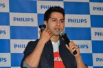 Varun Dhawan as the new face of Philips in Palladium on 14th July 2015 (43)_55a5ffde70d04.JPG