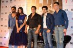 Salman Khan, Suraj Pancholi, Athiya Shetty, Sunil Shetty, Aditya Pancholi at Hero Tralier Launch on 16th July 2015 (371)_55a91dbb163c5.JPG