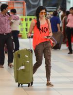 Adah Sharma snapped at Airport on 20th July 2015 (32)_55ad06b4727e9.JPG