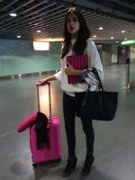 Amyra Dastur spotted at the airport on her way to London for her next film Ticket To Bollywood on 24th July 2015 (1)_55b2577317605.jpg