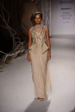Model walks for Gaurav Gupta at India Couture week day 2 on 30th July 2015 (26)_55bb2703e411f.JPG