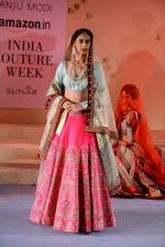 Model walk the ramp for Anju Modi Show at AICW 2015 Day 3 on 31st July 2015 (45)_55bcaf4c5f67a.JPG