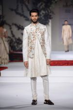 Model walk the ramp for Varun Bahl Show at AICW 2015 Day 3 on 31st July 2015 (174)_55bcaf0182a1a.JPG