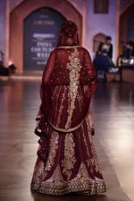 Model walk for Reynu Tandon Show at India Couture Week 2015 on 1st Aug 2015 (42)_55be14357a313.JPG