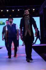 Jackky Bhagnani at Smile Foundations Fashion Show Ramp for Champs, a fashion show for education of underpriveledged children on 2nd Aug 2015(286)_55bf1b10525cb.JPG