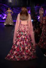 Model walks for manish malhotra at icw day 5 grand finale on 2nd Aug 2015 (94)_55bf1a05df5f3.JPG