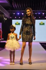 at Smile Foundations Fashion Show Ramp for Champs, a fashion show for education of underpriveledged children on 2nd Aug 2015(110)_55bf1ad95781e.JPG