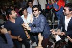 John Abraham, Anil Kapoor at Welcome Back Promotion at Fever 104 fm on 6th Aug 2015 (12)_55c453ac5f4d7.jpg