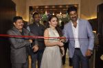 Soha Ali Khan at World Trade Centre for the opening of Hi Life Exhibition on 6th Aug 2015 (11)_55c46302e5d4b.JPG