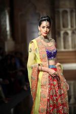 Model walks for abu jani sandeep khosla show in delhi on 7th Aug 2015 (60)_55c5d37eeaf15.jpg