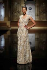 Model walks for abu jani sandeep khosla show in delhi on 7th Aug 2015 (9)_55c5d31ce1304.jpg