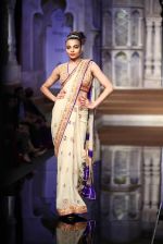 Model walks for abu jani sandeep khosla show in delhi on 7th Aug 2015(251)_55c5d321c5e49.jpg