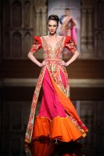 Model walks for abu jani sandeep khosla show in delhi on 7th Aug 2015(255)_55c5d32640fa5.jpg