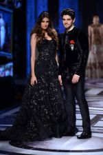 Sooraj Pancholi and Athiya Shetty walk for Shane Falguni show at India Bridal Week on 8th Aug 2015 (35)_55c73dc628b1c.jpg