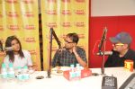 Konkana sen, Vinay Pathak and Anant Mahadevan at Radio Mirchi studio for promotion of their film Gour Hari Dastaan on 13th Aug 2015 (6)_55cd845ba6503.JPG