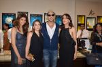Zayed Khan at Farah Khan Ali_s new collection launch with Tanishq in Andheri, Mumbai on 13th Aug 2015 (215)_55cdad6dba2e7.JPG