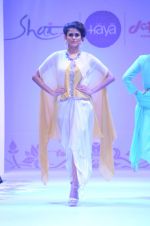 Model walks for Payal Singhal and Sahiba_s Melange show in palladium on 15th Aug 2015 (146)_55d07b7066a01.JPG