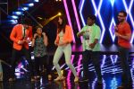 Saif Ali Khan, Katrina Kaif at the Promotion of Phantom on the sets of Indian Idol Junior 2015 in Mumbai on 16th Aug 2015 (121)_55d1870333076.JPG