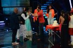 Saif Ali Khan, Katrina Kaif at the Promotion of Phantom on the sets of Indian Idol Junior 2015 in Mumbai on 16th Aug 2015 (132)_55d18706d8264.JPG