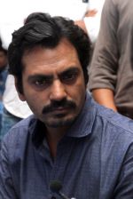 Nawazuddin Siddiqui at the promotion of movie Manjhi on 18th Aug 2015 (6)_55d432263c502.jpg