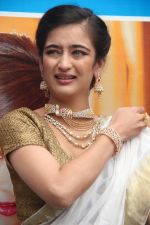 Akshara Haasan Launch Diamonds Showroom on 20th Aug 2015 (10)_55d738e068535.jpg