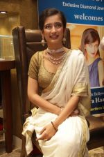 Akshara Haasan Launch Diamonds Showroom on 20th Aug 2015 (101)_55d7393561881.jpg