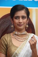 Akshara Haasan Launch Diamonds Showroom on 20th Aug 2015 (18)_55d738e9ccf0f.jpg