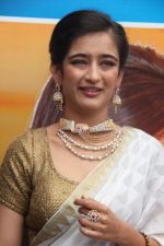 Akshara Haasan Launch Diamonds Showroom on 20th Aug 2015 (23)_55d738eeb758d.jpg