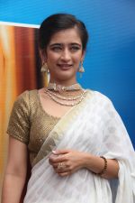 Akshara Haasan Launch Diamonds Showroom on 20th Aug 2015 (46)_55d739036f10c.jpg