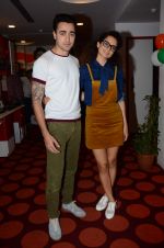 Imran Khan, Kangana Ranaut on the sets of Red FM in lower Parel on 18th Aug 2015 (47)_55d71e974bf50.JPG