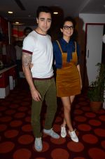 Imran Khan, Kangana Ranaut on the sets of Red FM in lower Parel on 18th Aug 2015 (49)_55d71e986b6df.JPG