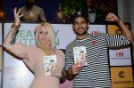 Sidharth Malhotra at Healthy Kitchen book launch by celebrity nutritionist Marika Johansson in Mumbai on 21st Aug 2015 (88)_55d87eb8b4d5b.JPG