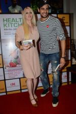 Sidharth Malhotra at Healthy Kitchen book launch by celebrity nutritionist Marika Johansson in Mumbai on 21st Aug 2015 (89)_55d87eb9d626b.JPG