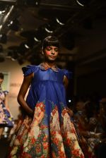 Model walk the ramp for Gen next Show on day 1 of LIFW on 26th Aug 2015 (25)_55dece92ea553.JPG