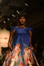 Model walk the ramp for Gen next Show on day 1 of LIFW on 26th Aug 2015 (27)_55dece9560920.JPG