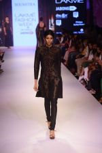 Model walk the ramp for Krishna Mehta Show on day 1 of LIFW on 26th Aug 2015 (181)_55ded112a440a.JPG