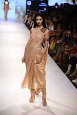 Model walk the ramp for Nikhil Thampi Show on day 1 of LIFW on 26th Aug 2015 (83)_55ded16f5141a.JPG