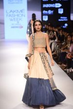 Model walk the ramp for Payal Singhal Show on day 1 of LIFW on 26th Aug 2015 (103)_55ded263705f6.JPG