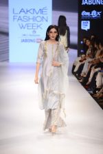 Model walk the ramp for Payal Singhal Show on day 1 of LIFW on 26th Aug 2015 (112)_55ded26eebcbe.JPG