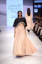 Model walk the ramp for Payal Singhal Show on day 1 of LIFW on 26th Aug 2015 (83)_55ded24615737.JPG